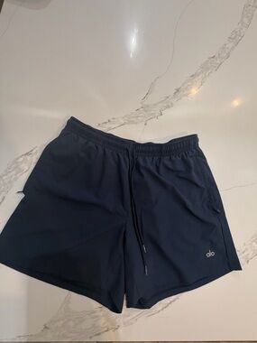 ALO Yoga Men’s 5" Circuit Short